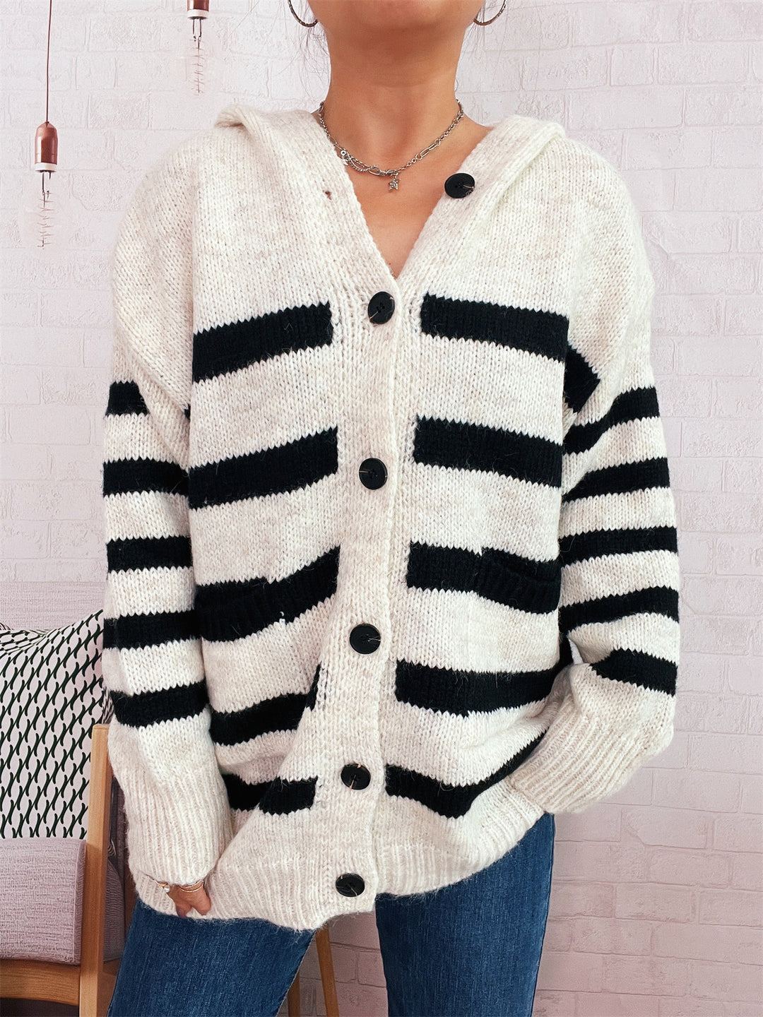 Damen oversized Strickjacke mit kontrastierenden Streifen und Kapuze Heidi-Mode