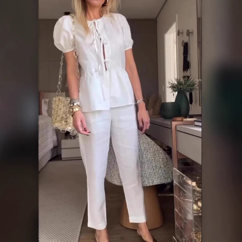 Damen entspannte Leinenhose mit passendem Oberteil und Rüschendetails Heidi-Mode