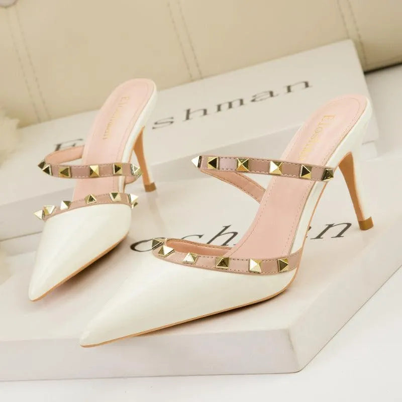 Heidi-Mode | Women's sandals made of patent leather with metal studs