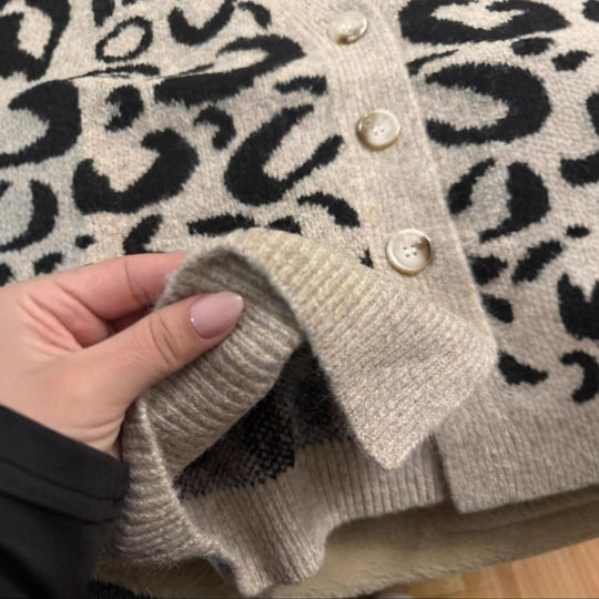 Damen Gemusterte Strickweste mit Knopfverschluss und Taschen Heidi-Mode