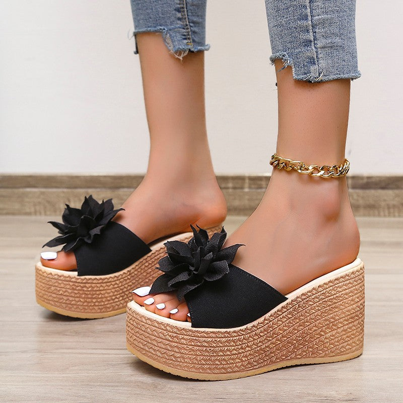 Damen Plateausandalen mit floralem Dekor und rutschfester Sohle Heidi-Mode