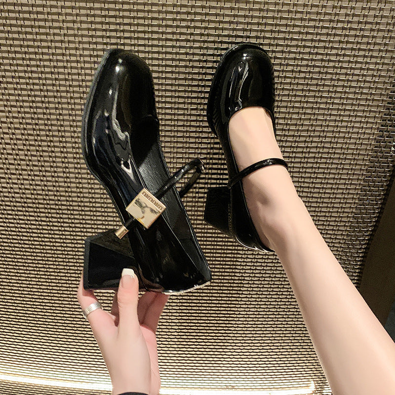 Damen Elegante Mary Jane Pumps mit Blockabsatz und modischem Riemen Heidi-Mode
