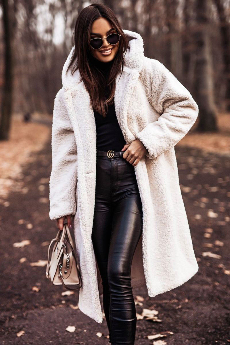 Damen Teddy-Mantel mit großzügigem Schnitt und praktischen Taschen Heidi-Mode