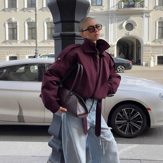 Damen Urbaner Oversized Steppjacke mit hohem Kragen und Gürtel Heidi-Mode