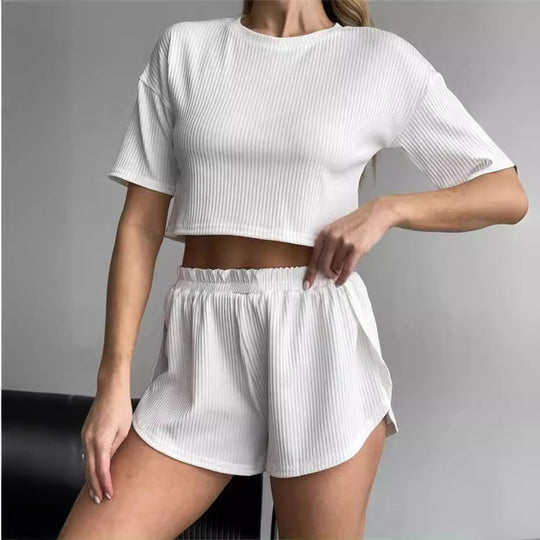 Damen Sportliches Set mit kurzem Oberteil und Shorts Heidi-Mode