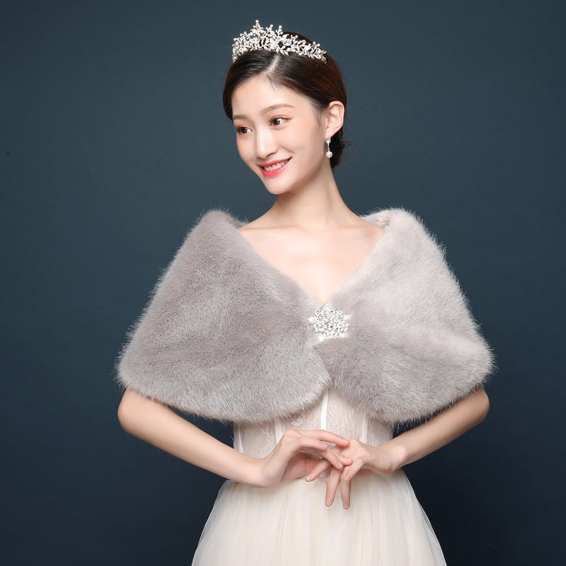 Damen eleganter und luxuriöser Umhang aus Kunstpelz Heidi-Mode