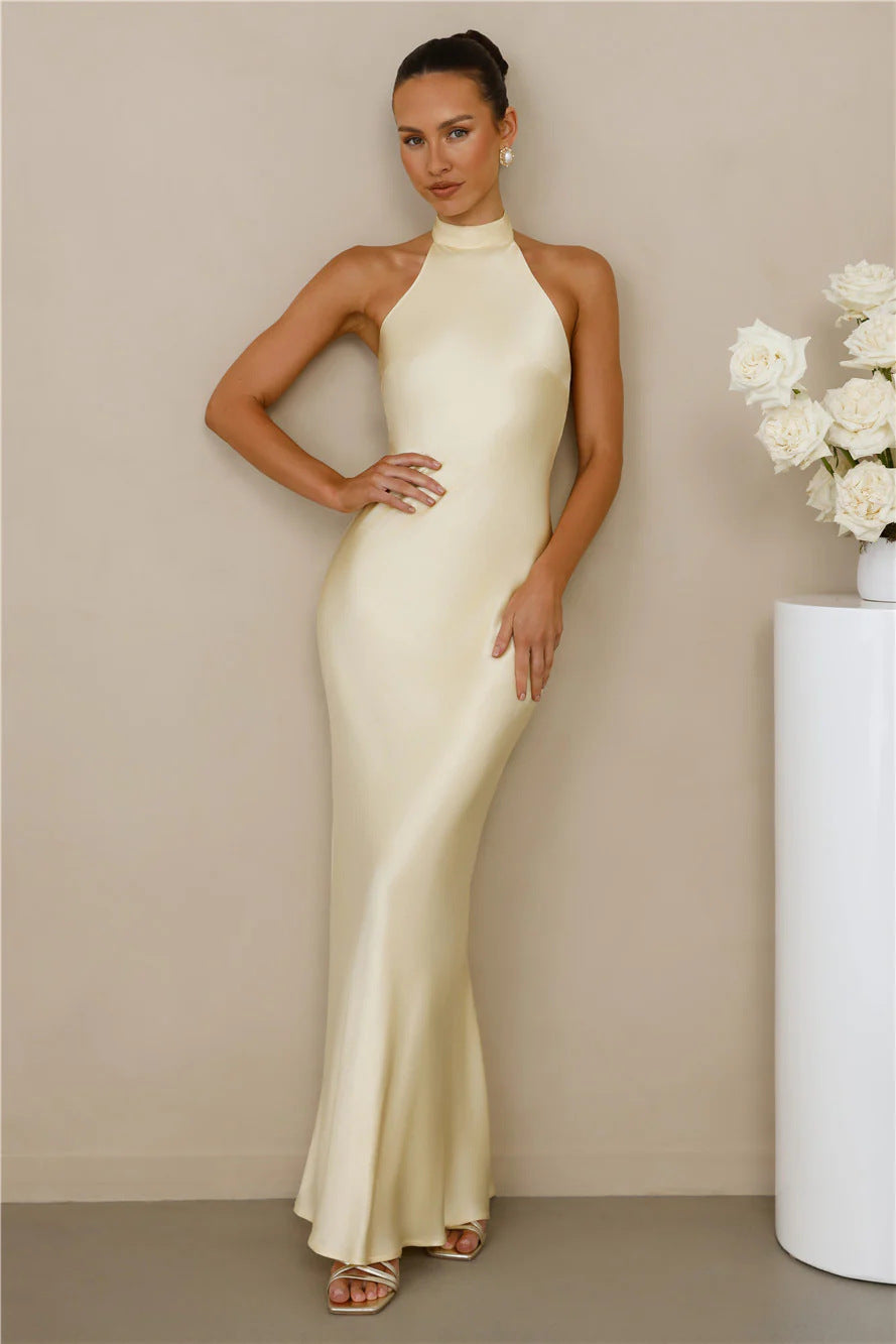 Damen Elegantes Maxikleid mit hochgeschlossenem Design und schimmerndem Satin-Finish Heidi-Mode