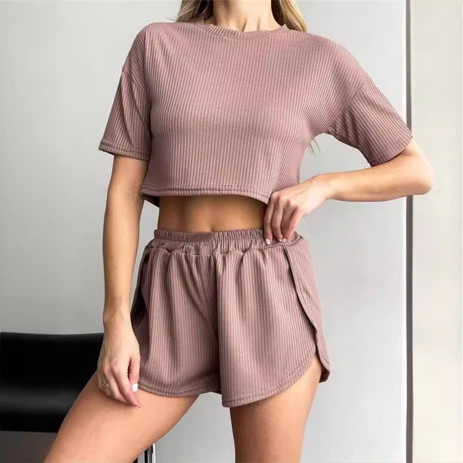 Damen Sportliches Set mit kurzem Oberteil und Shorts Heidi-Mode