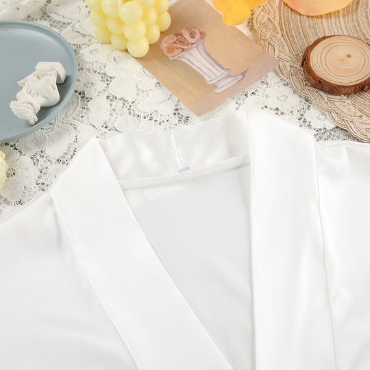 Damen Satin-Morgenmantel mit eleganten Puffärmeln und taillierbarem Gürtel Heidi-Mode