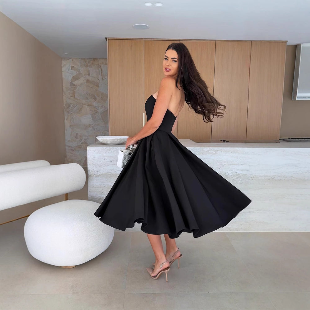 Damen A-linien Cocktailkleid mit trägerlosem Schnitt und schwingendem Rock Heidi-Mode