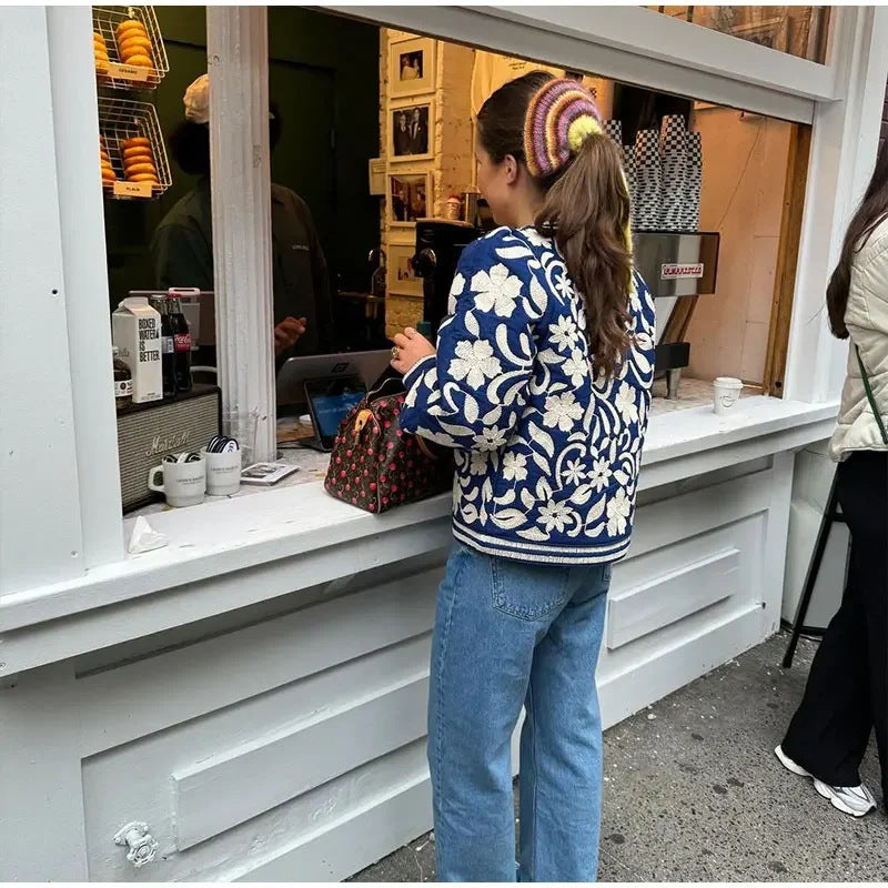 Damen Bestickte Baumwolljacke mit floralem Design und weichem Futter Heidi-Mode