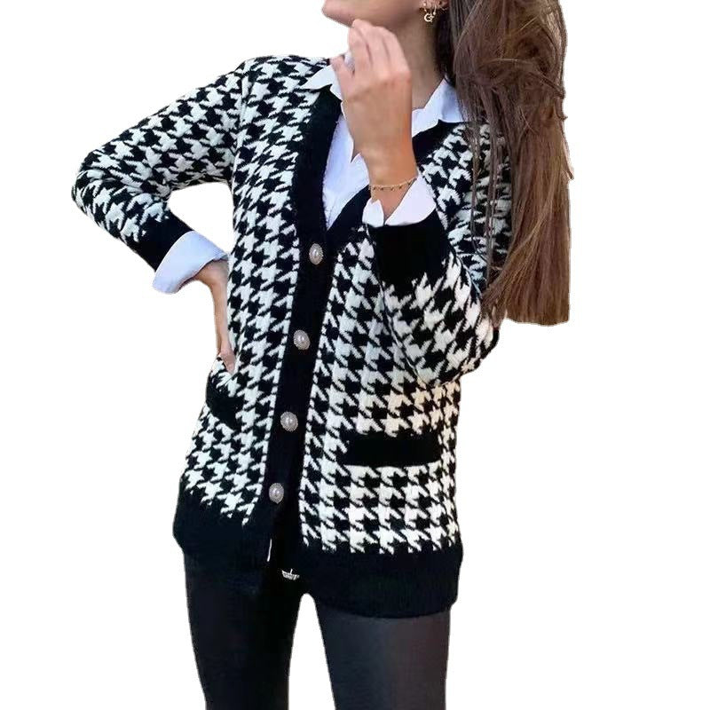 Damen modische Strickjacke mit klassischem Hahnentrittmuster und Knopfdetails Heidi-Mode