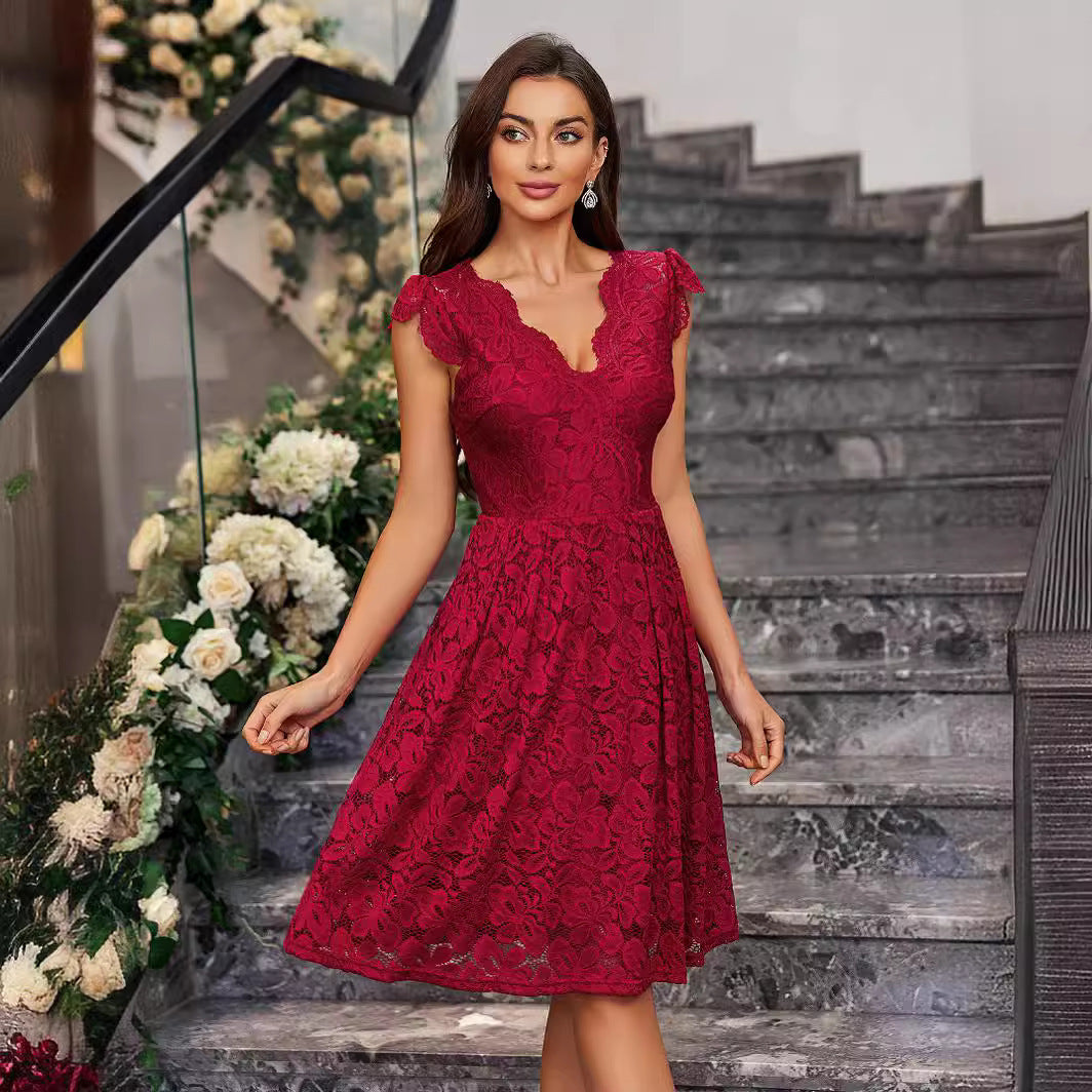 Damen Spitzenkleid mit floralen Applikationen und tiefem V-Ausschnitt Heidi-Mode