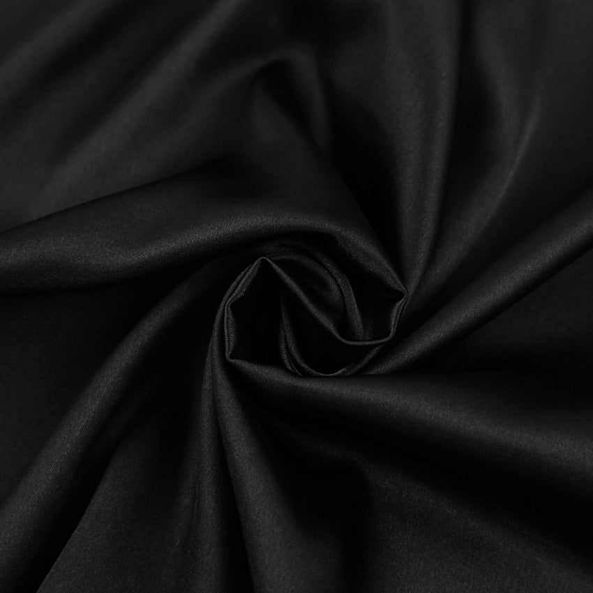 Damen luxuriöser Satin-Morgenmantel mit transparenten Ärmeln und federartigen Akzenten Heidi-Mode