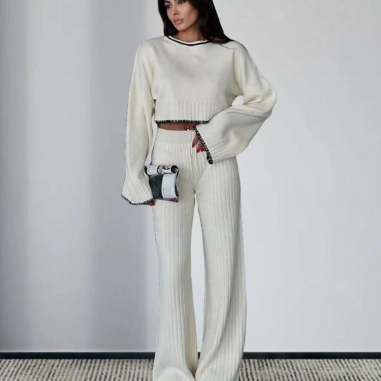 Damen elegantes Strickanzug mit weitem Bein und romantischen Ärmeln Heidi-Mode
