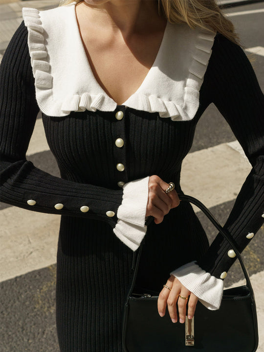 Damen Raffiniertes Strickkleid mit Rüschendetails und Perlknopfverzierung Heidi-Mode