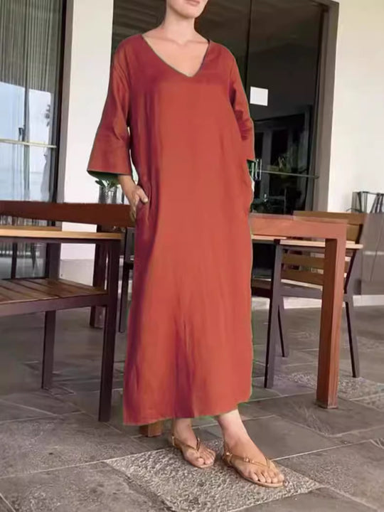 Damen luftiges Maxikleid aus atmungsaktiver Baumwolle mit V-Ausschnitt und praktischen Taschen Heidi-Mode