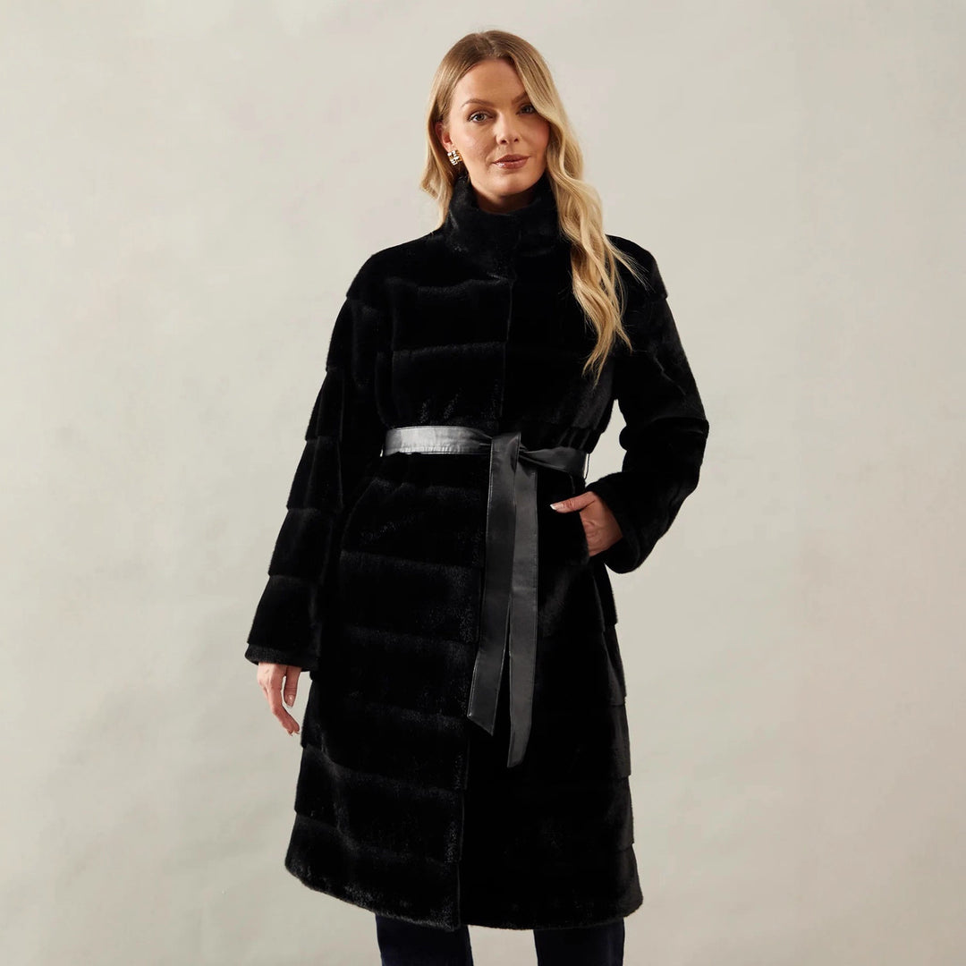 Damen Markante Kuscheljacke mit eingefasstem Gürtel Heidi-Mode