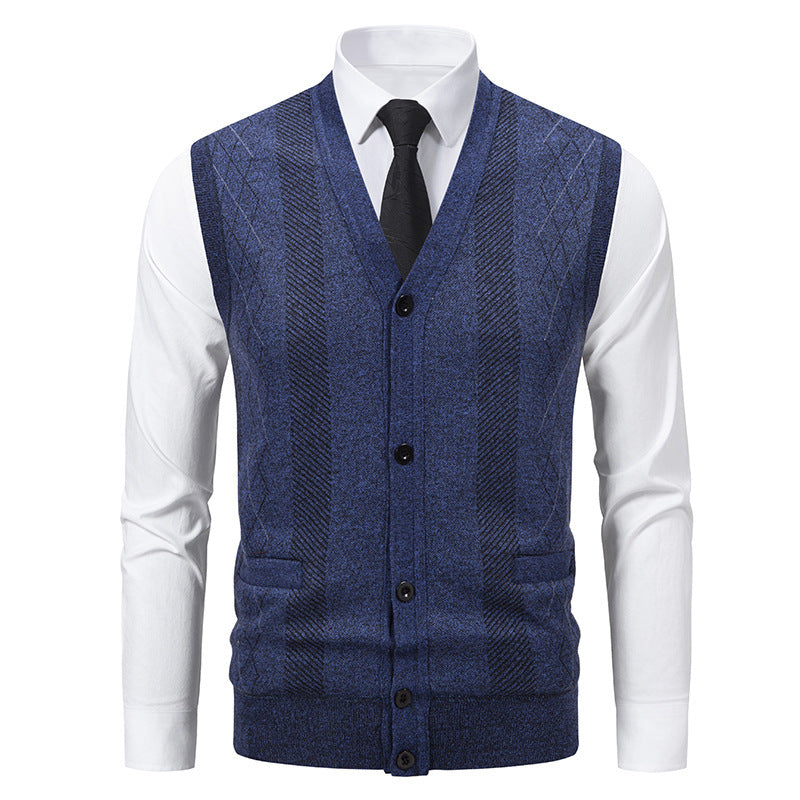 Herren Strickjacke mit klassischem V-Ausschnitt und feinem Zopfmuster Heidi-Mode