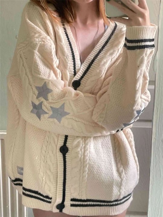 Damen Grob gestrickte Cardigan mit Sternenapplikationen und Knopfverschluss Heidi-Mode