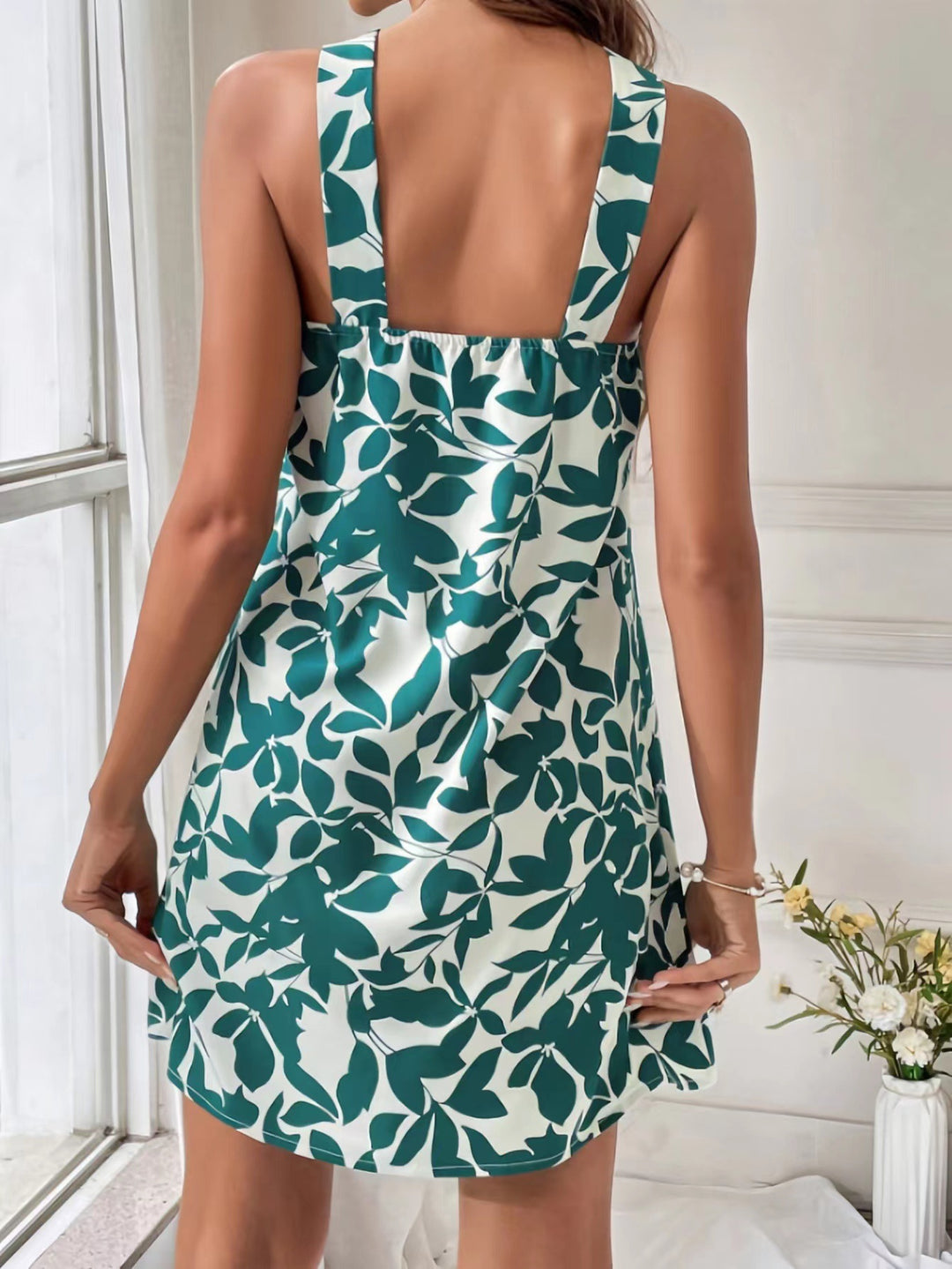 Damen Sommerliches Freizeitkleid mit dekorativem Halsband und floralem Print Heidi-Mode