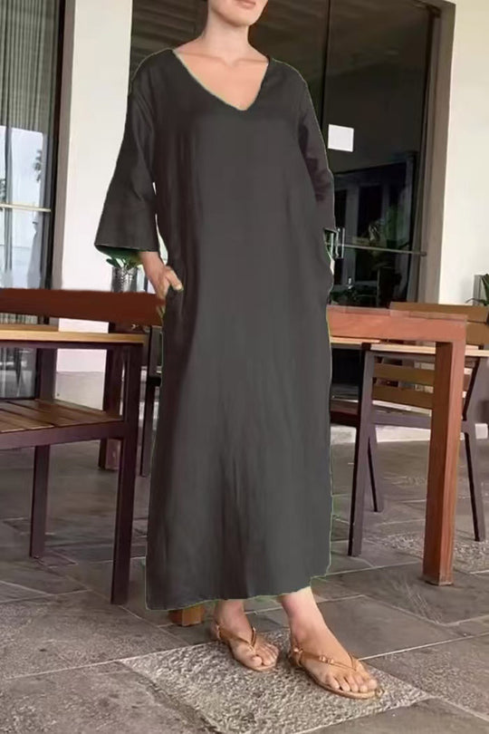 Damen luftiges Maxikleid aus atmungsaktiver Baumwolle mit V-Ausschnitt und praktischen Taschen Heidi-Mode