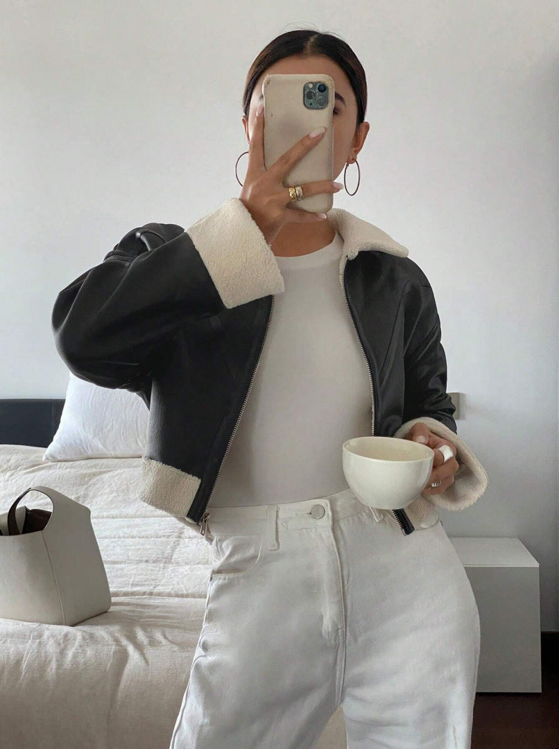 Damen Kunstlederjacke im modernen Biker-Stil mit Fellkragen und kurzen Ärmeln Heidi-Mode