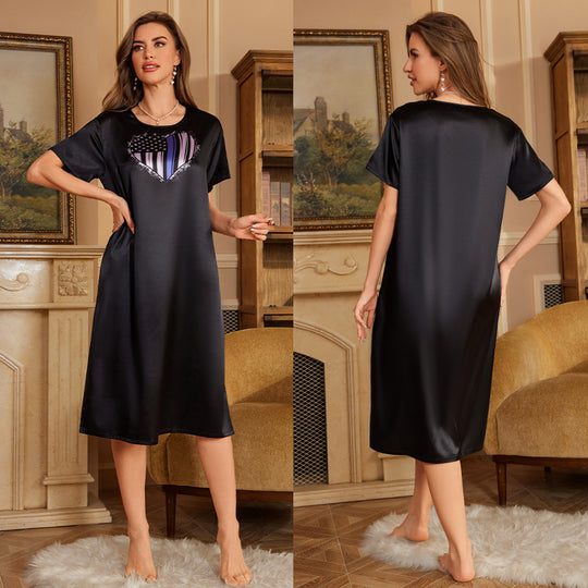 Damen Nachthemd aus satinähnlichem Material mit modernem Herzdesign Heidi-Mode