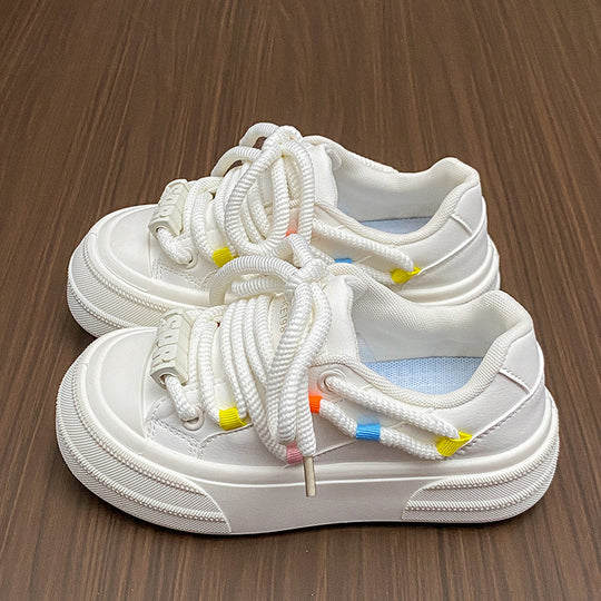 Damen bequeme Sneakers mit bunten Schnürsenkeln und dicker Sohle Heidi-Mode