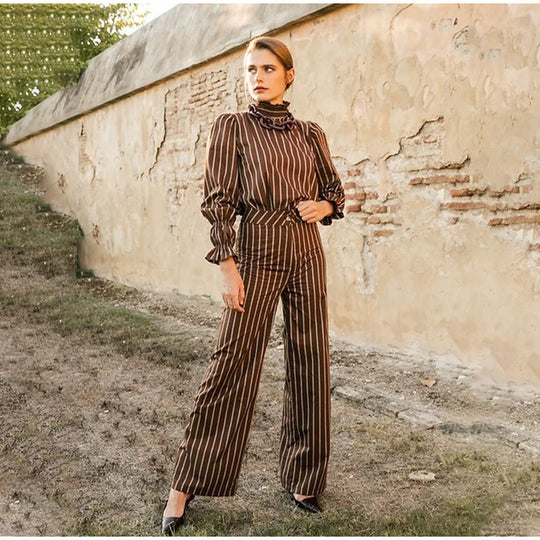 Damen gestreiftes Hosenanzug-Set mit voluminösen Ärmeln und Rüschendetails Heidi-Mode