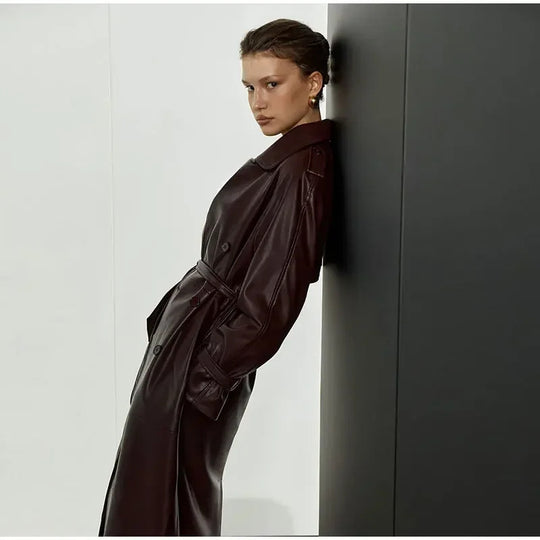 Damen Eleganter Kunstleder-Trenchcoat mit tailliertem Gürtel Heidi-Mode