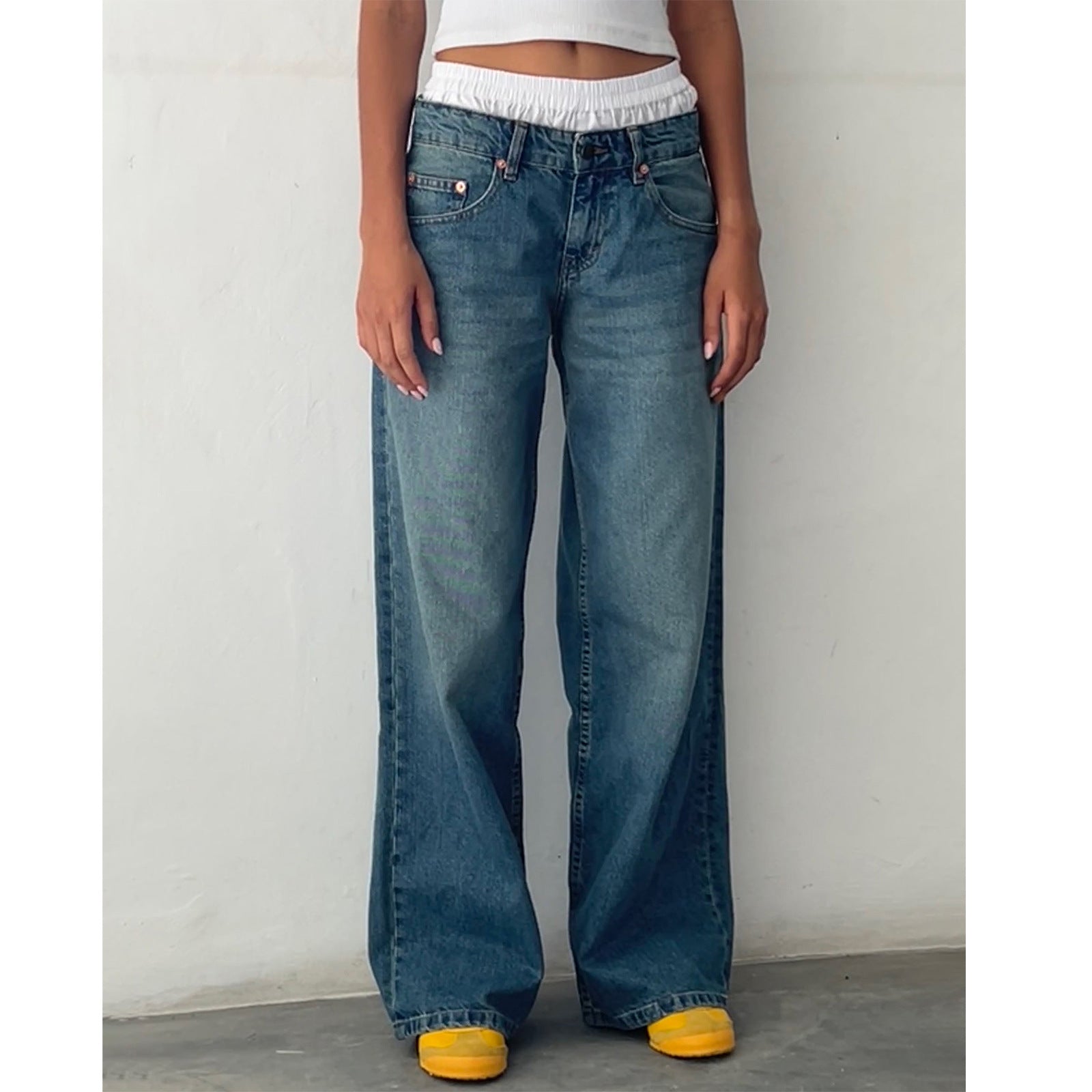 Damen gerade geschnittene Jeans mit niedriger Bundhöhe