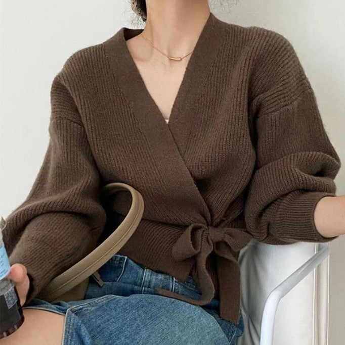 Damen Wickelstrickjacke mit weit geschnittenen Ärmeln und Taillengürtel Heidi-Mode