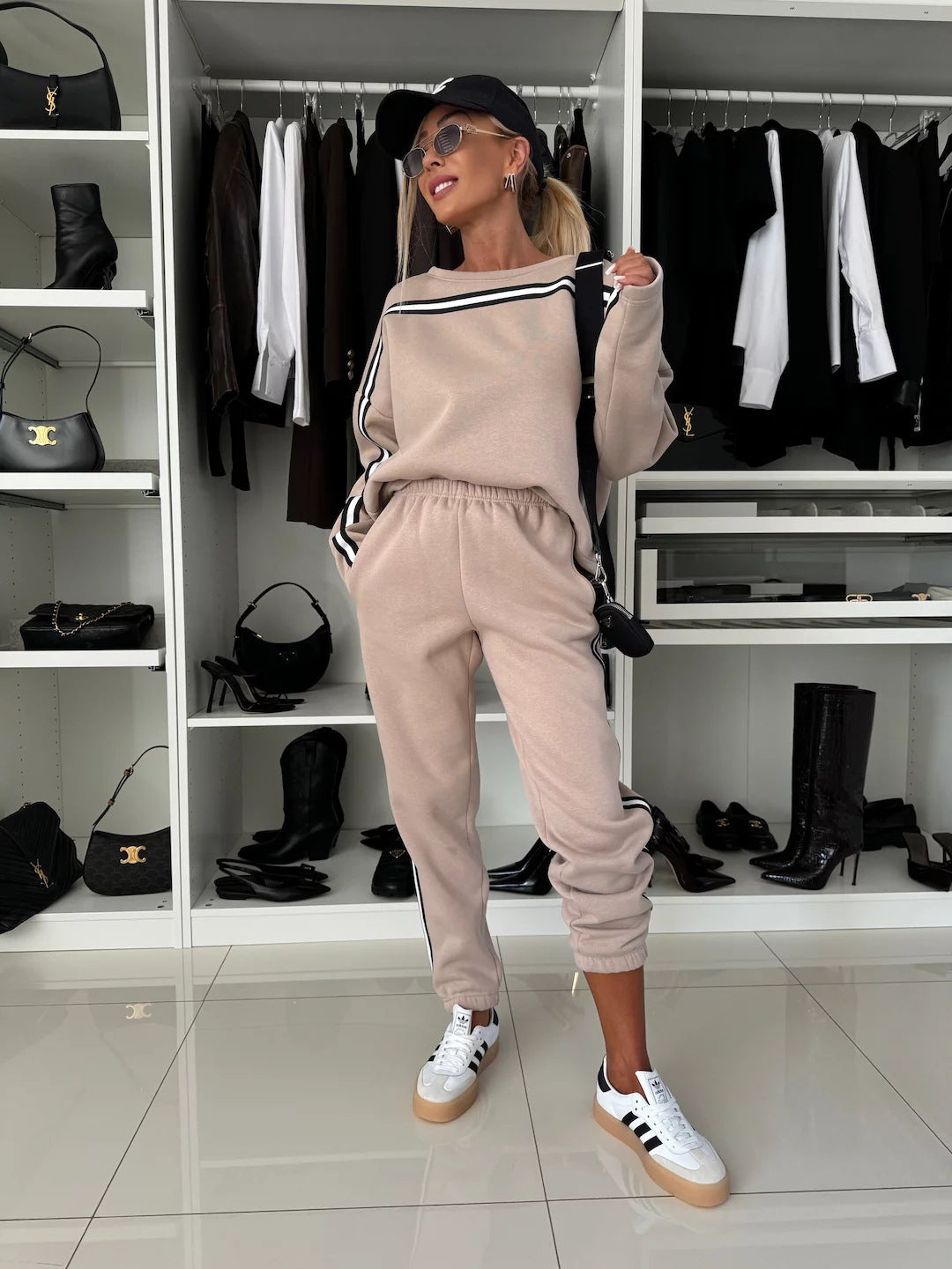 Damen Bequemes Sport-Loungewear-Set mit kontrastierenden Streifen Heidi-Mode