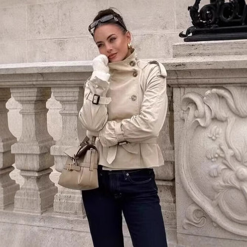 Damen modischer Trenchcoat mit hoch geschlossenem Kragen und praktischen Schulterriegeln Heidi-Mode