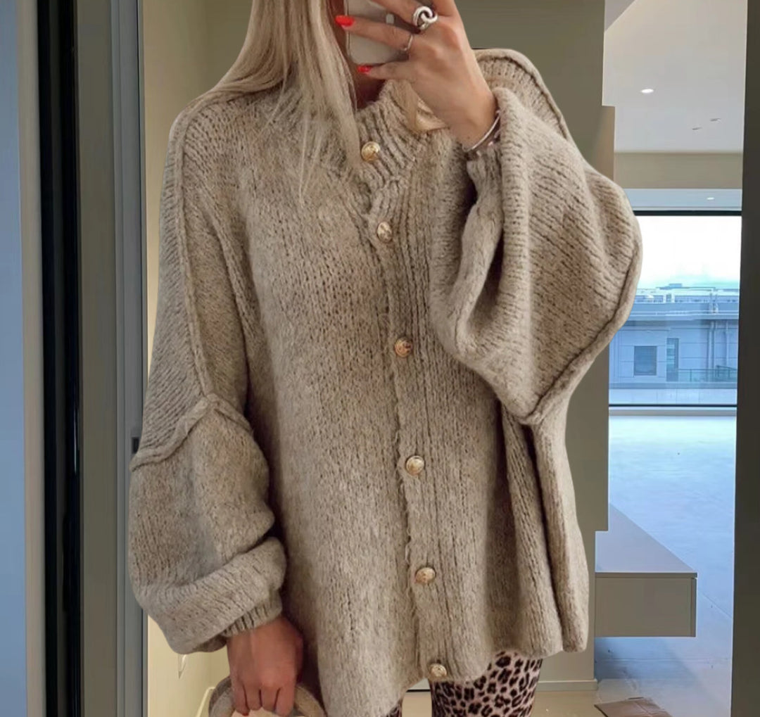 Damen Strickjacke mit weiten Ärmeln und Knopfdetails Heidi-Mode