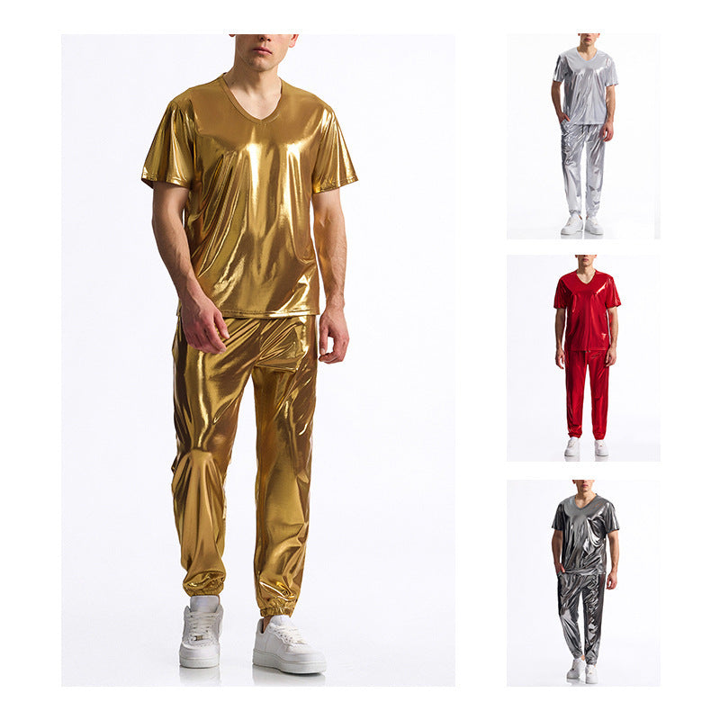 Herren Sportliches Set aus glänzendem Material mit V-Ausschnitt Heidi-Mode