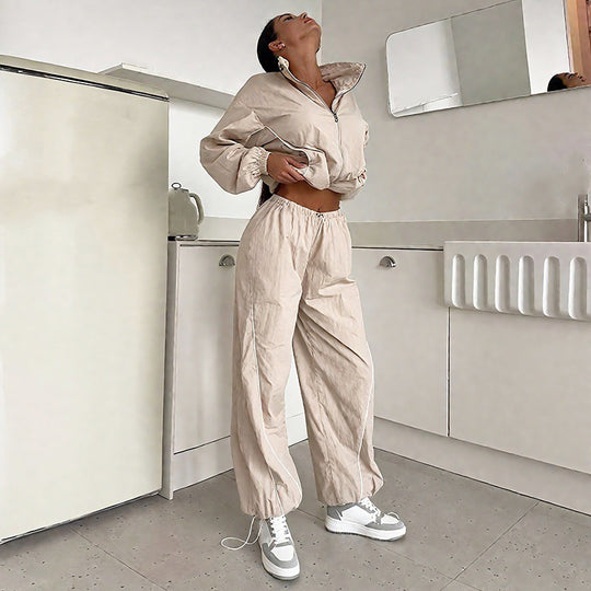 Damen Sportliche Oberbekleidungs-Kombination mit Windjacke und weiteren Beinkleid Heidi-Mode