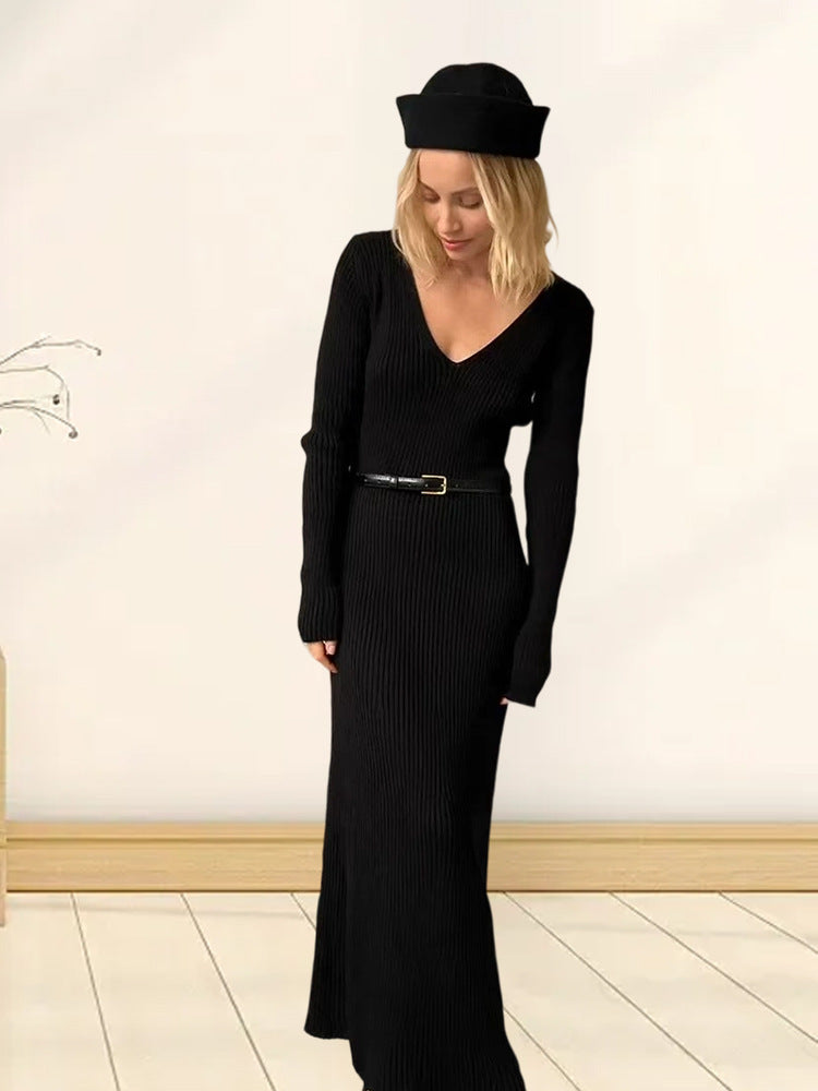 Damen Langarm-Strickkleid mit tiefem V-Ausschnitt und figurbetonter Silhouette Heidi-Mode
