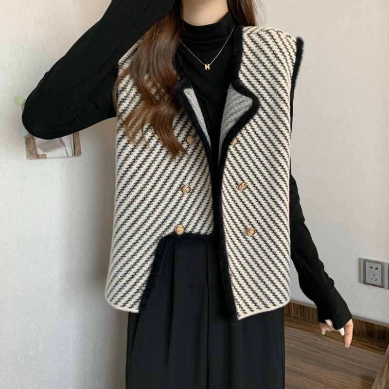 Damen Strickweste mit elegantem Schnitt und klassischen Knopfdetails Heidi-Mode