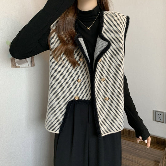 Damen Strickweste mit elegantem Schnitt und klassischen Knopfdetails Heidi-Mode