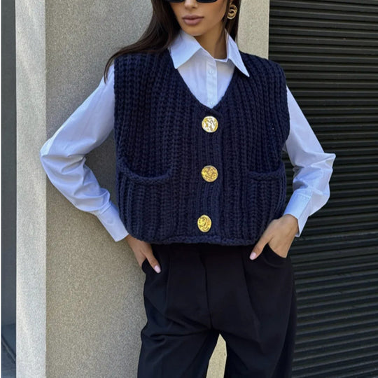 Damen Strickweste mit goldenen Knöpfen und Taschen Heidi-Mode