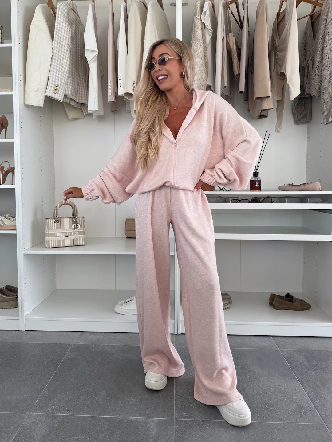 Damen Loungewear-Anzug aus weichem Fleece mit Kapuze und weitem Schnitt Heidi-Mode