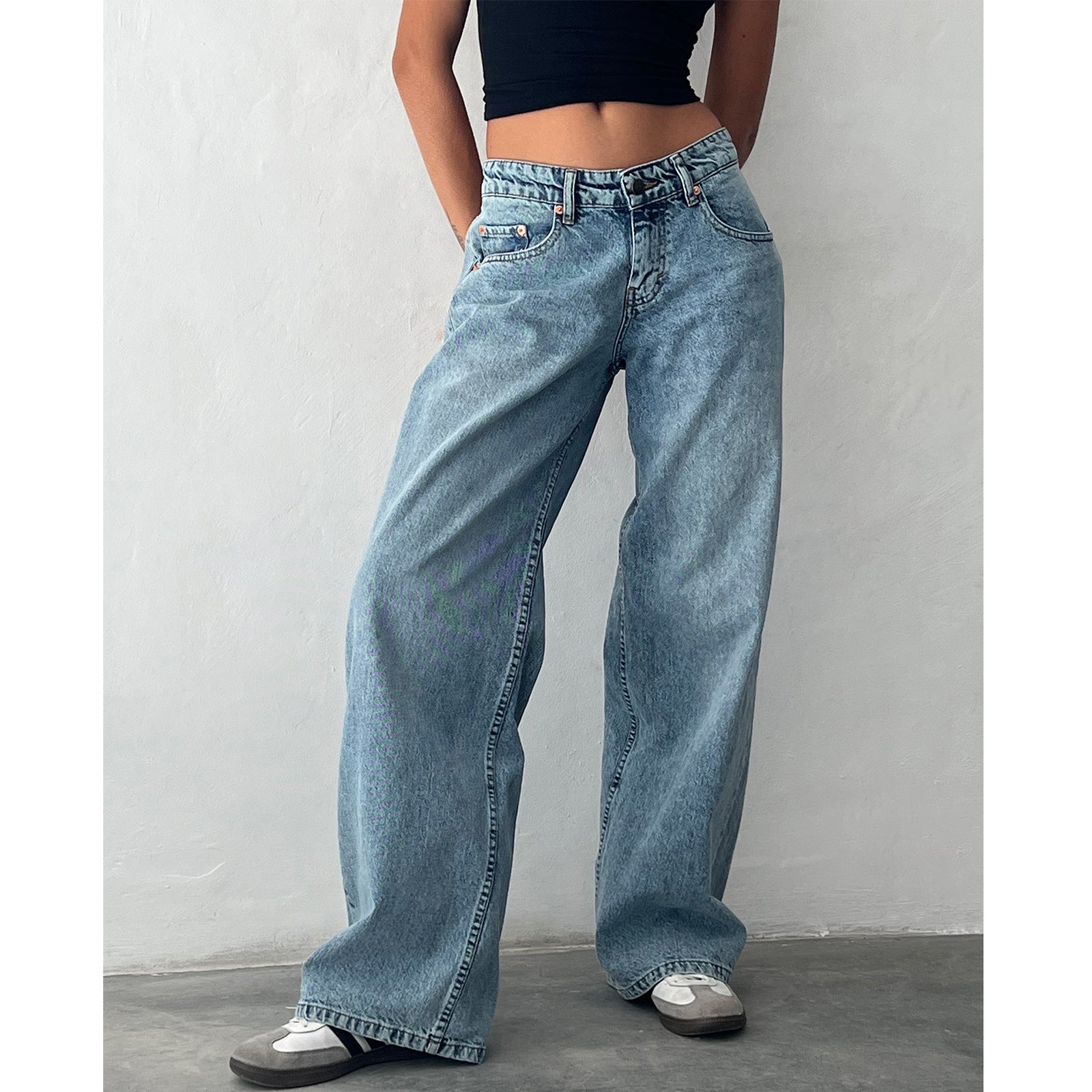 Damen gerade geschnittene Jeans mit niedriger Bundhöhe