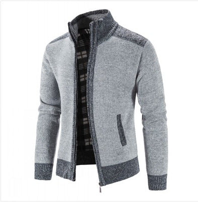 Herren Strickjacke mit hohem Kragen und kariertem Innenfutter Heidi-Mode