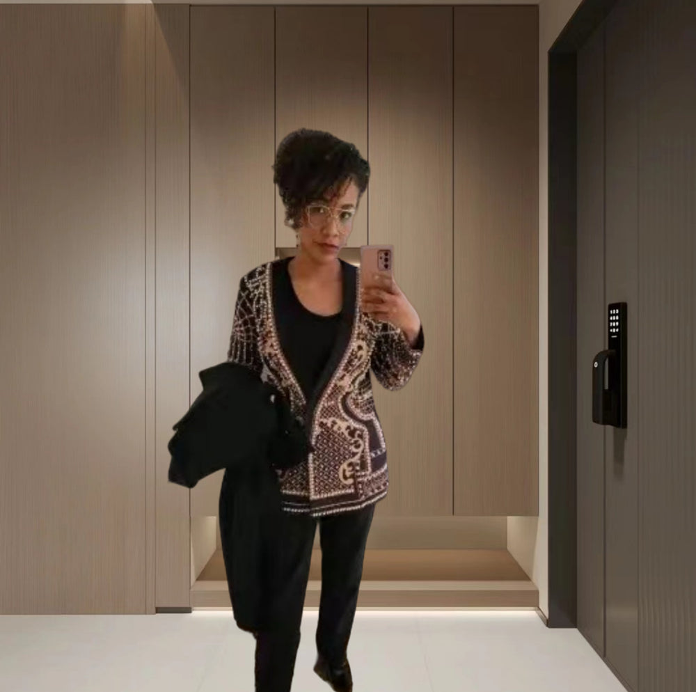 Damen Elegante Strickjacke mit funkelndem Perlenbesatz Heidi-Mode