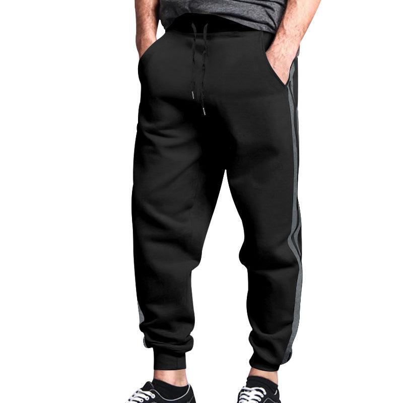 Herren sportliche Jogginghose mit seitlichen Kontraststreifen und elastischem Bund Heidi-Mode