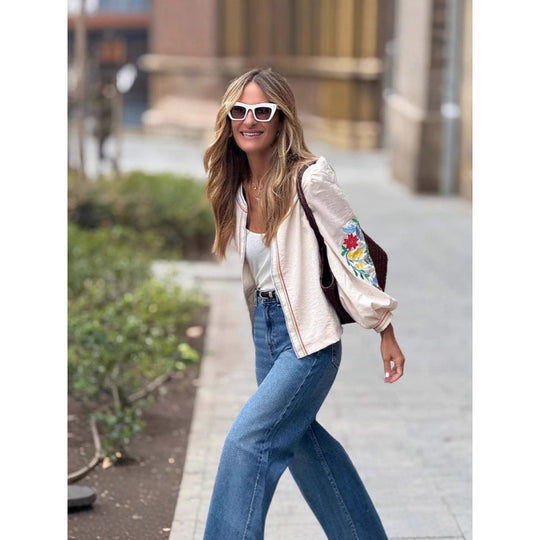 Damen Bluse mit bunten Stickereien und voluminösen Ärmeln Heidi-Mode