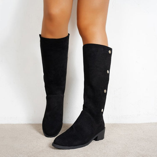 Damen Elegante Stiefel aus weichem Wildleder mit modischen Knopfdetails Heidi-Mode