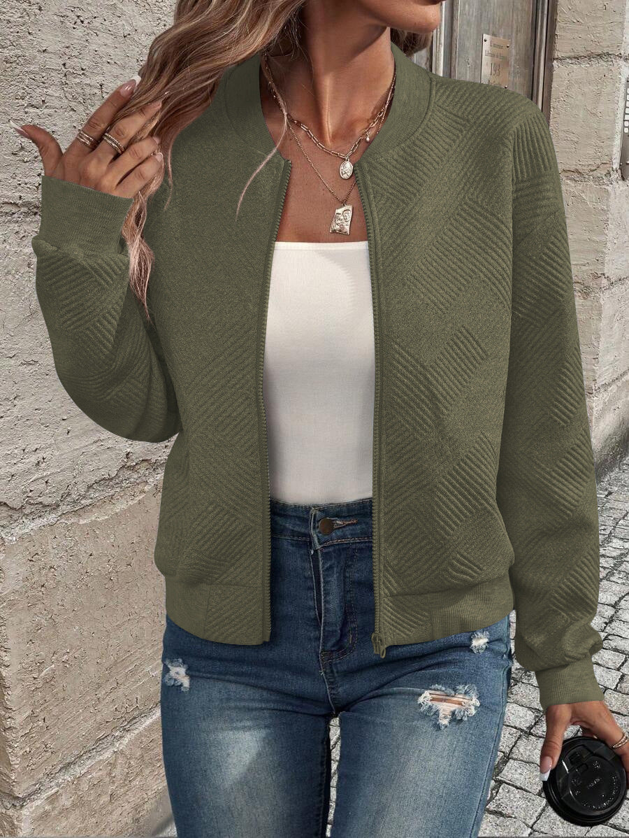 Damen stylische Sweatjacke mit strukturiertem Muster und hohem Kragen Heidi-Mode